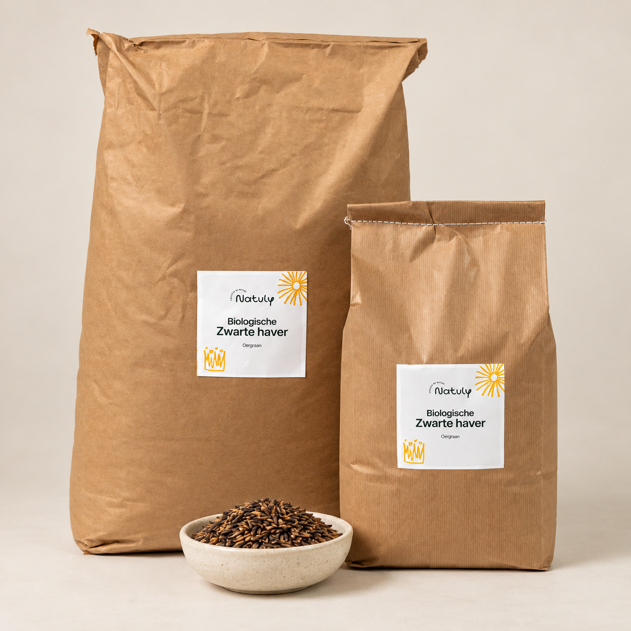 Natuly biologische zwarte haver in 4 kg en 20 kg verpakking met haverkorrels