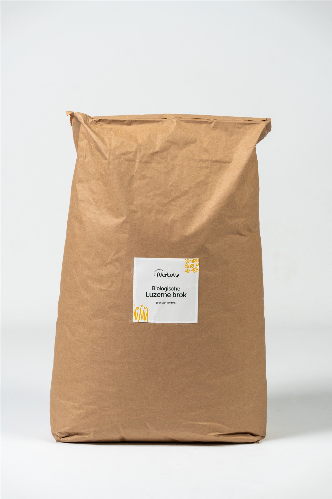 Natuly Biologische Luzerne Brok in verpakking van 20 kilogram