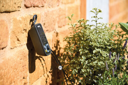 Zonnepaneel en druppelaars van Hozelock Solar Select irrigatieset